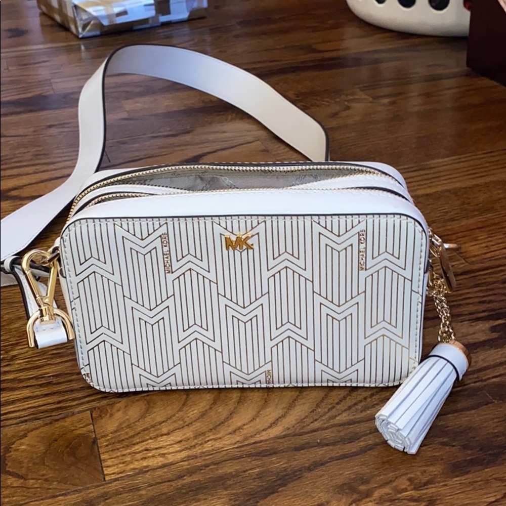 Michael kors crossbody